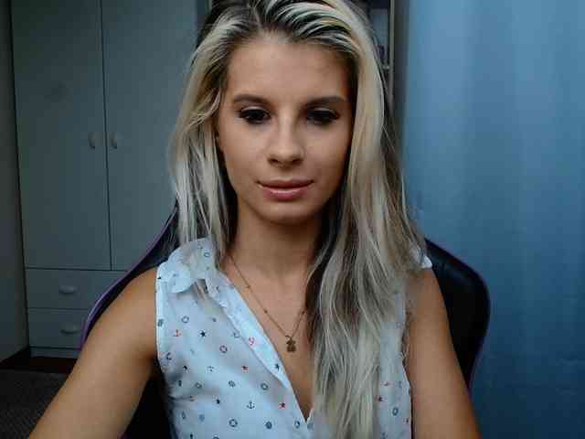 KristineNatural webcam