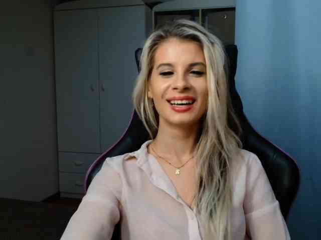 KristineNatural webcam