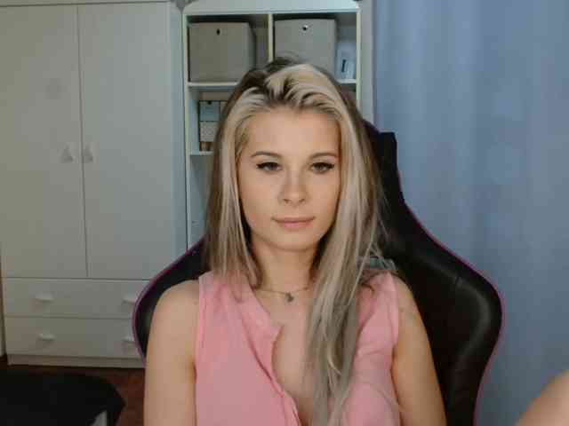 KristineNatural webcam