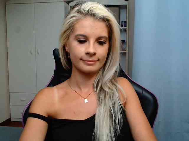 KristineNatural webcam