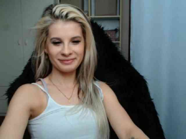 KristineNatural webcam