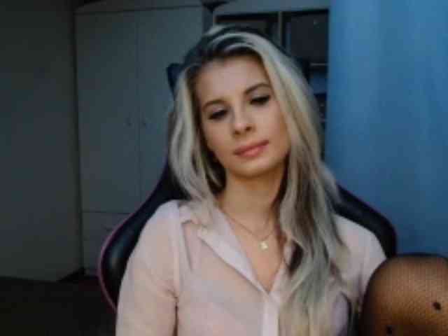 KristineNatural webcam