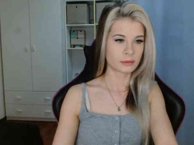 KristineNatural webcam