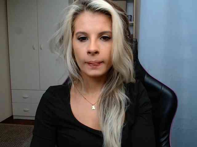 KristineNatural webcam