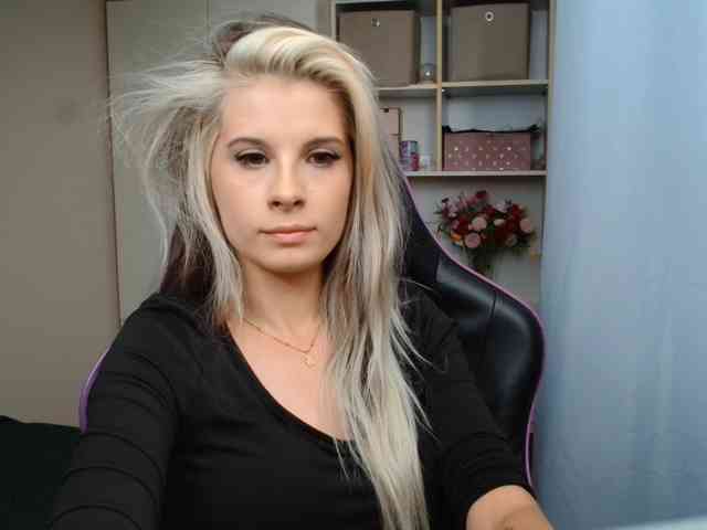 KristineNatural webcam