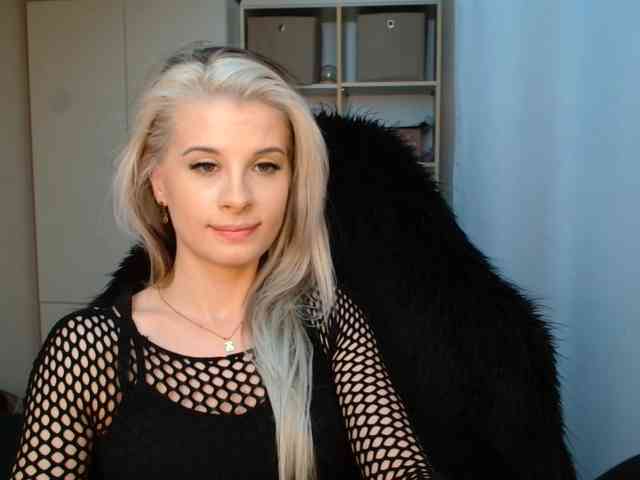 KristineNatural webcam