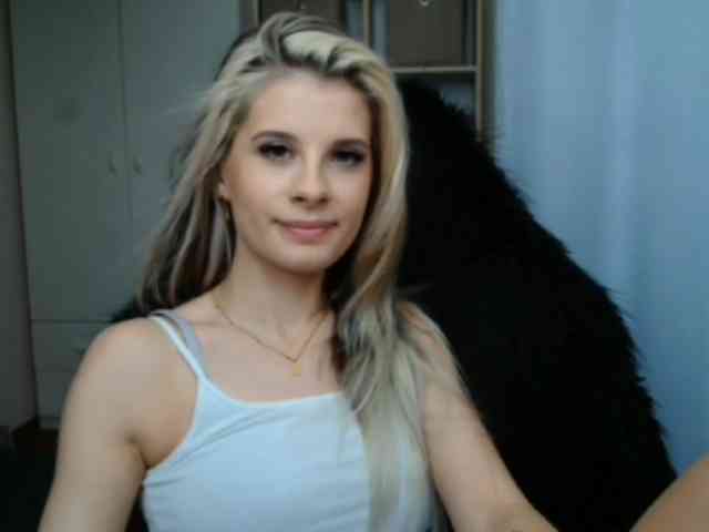 KristineNatural webcam