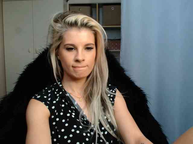 KristineNatural webcam