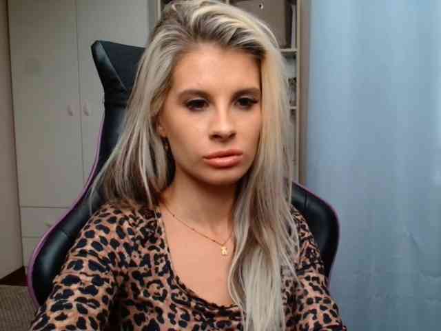 KristineNatural webcam