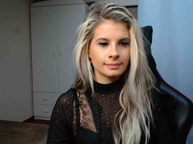 KristineNatural webcam