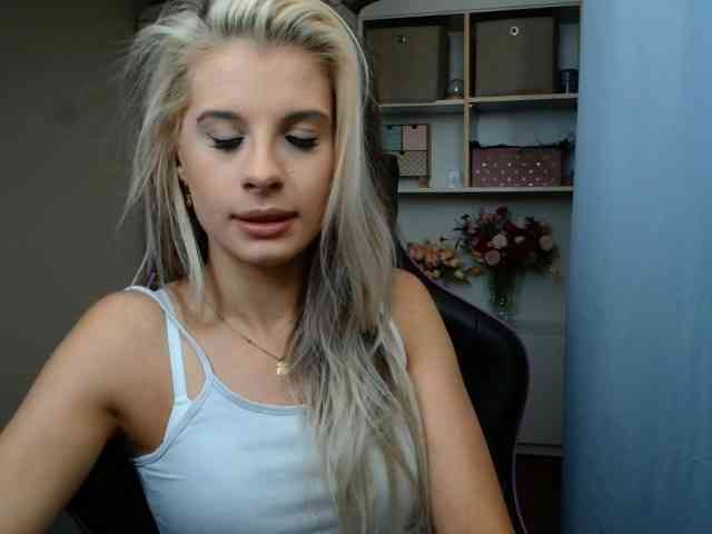 KristineNatural webcam