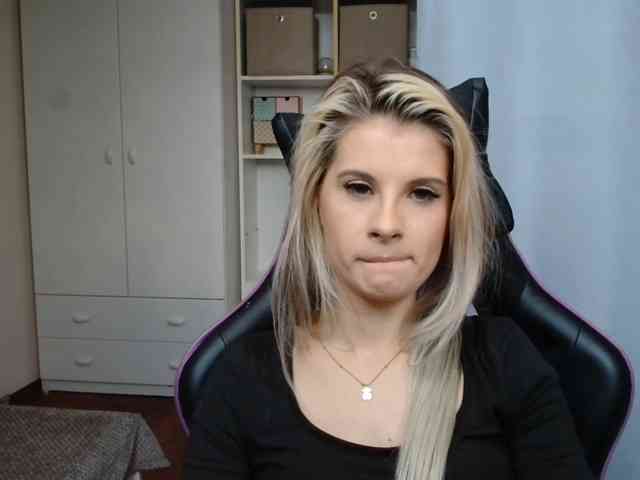 KristineNatural webcam