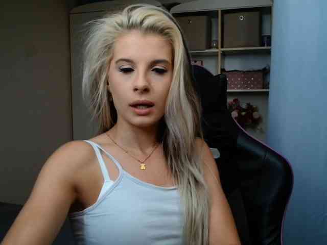 KristineNatural webcam