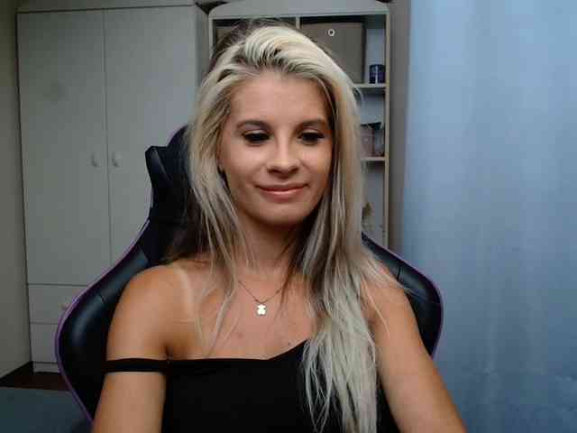KristineNatural webcam