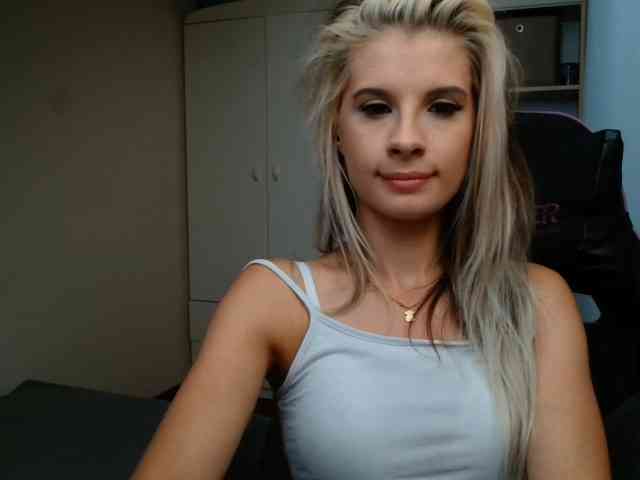 KristineNatural webcam