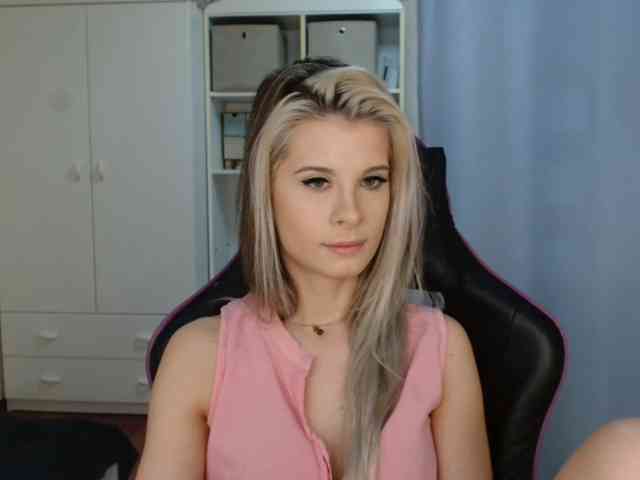 KristineNatural webcam