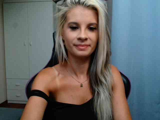 KristineNatural webcam
