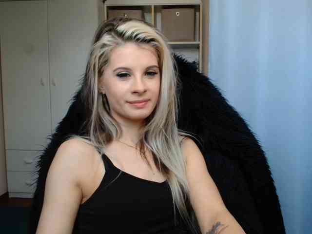 KristineNatural webcam