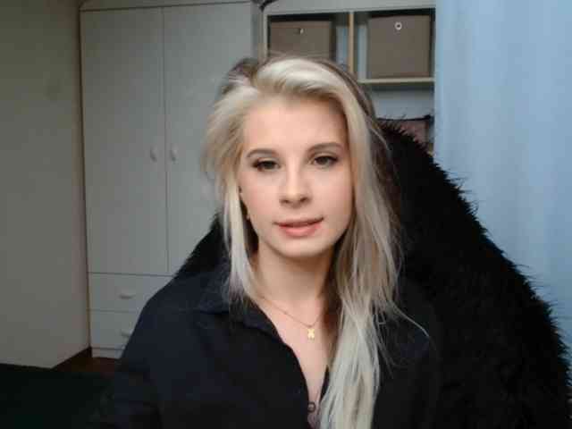 KristineNatural webcam