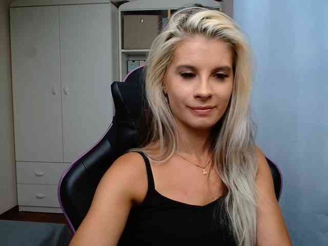 KristineNatural webcam