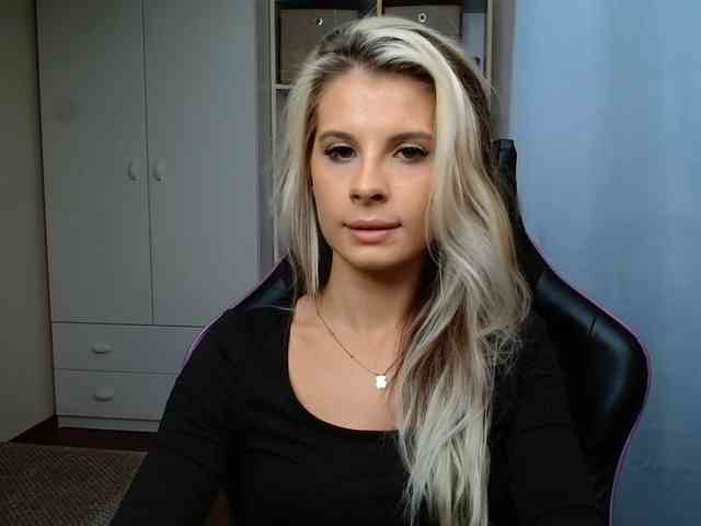 KristineNatural webcam