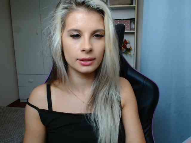 KristineNatural webcam