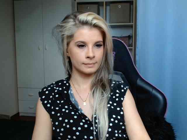 KristineNatural webcam