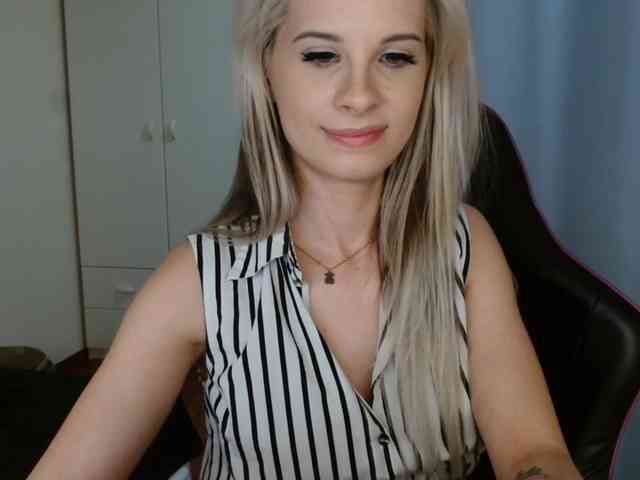KristineNatural webcam