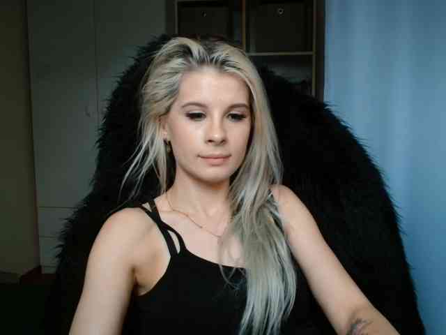KristineNatural webcam