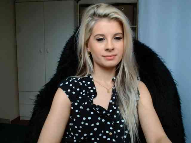 KristineNatural webcam
