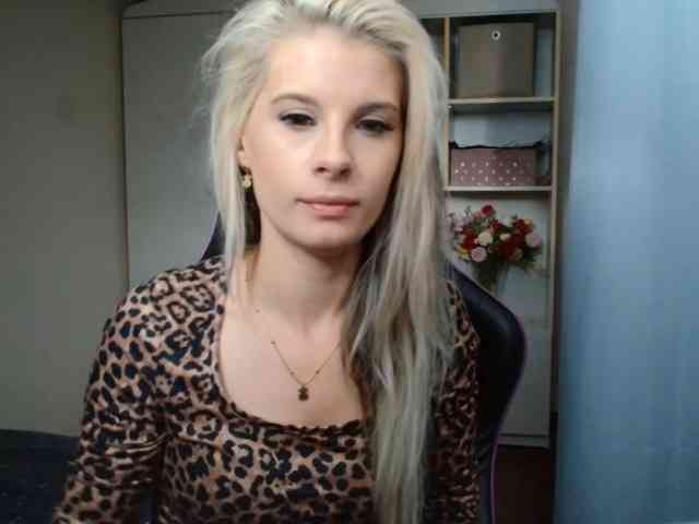 KristineNatural webcam