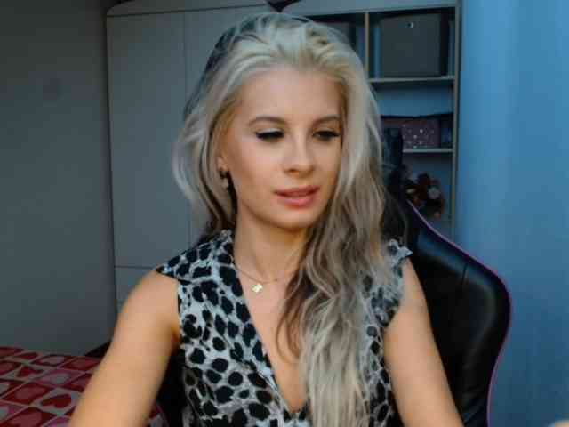 KristineNatural webcam