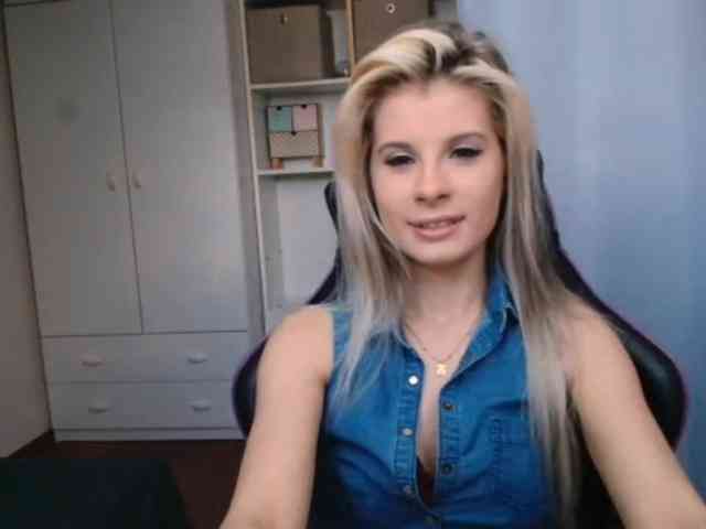KristineNatural webcam