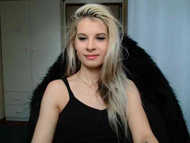 KristineNatural webcam