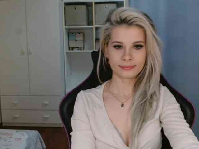 KristineNatural webcam