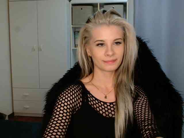 KristineNatural webcam