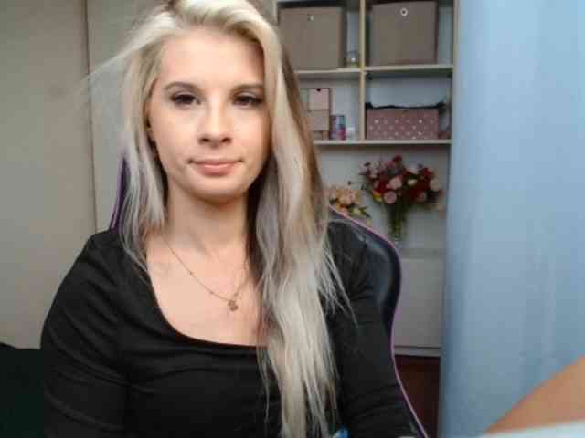 KristineNatural webcam