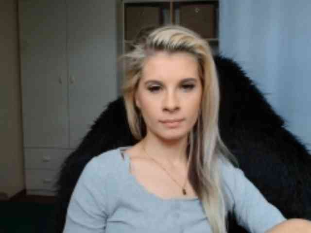 KristineNatural webcam