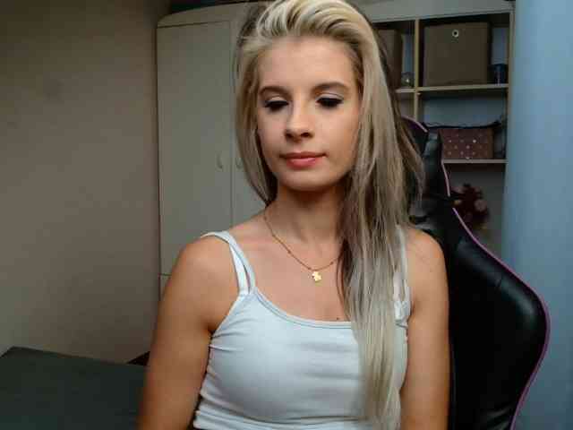 KristineNatural webcam