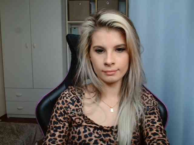 KristineNatural webcam