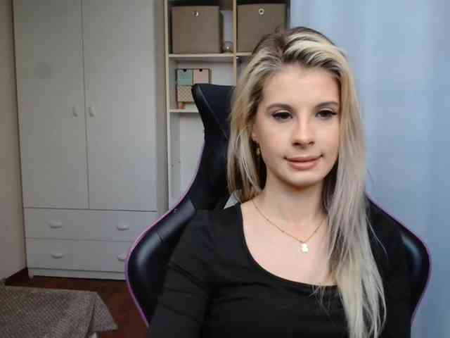 KristineNatural webcam