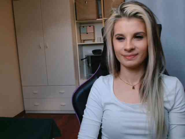 KristineNatural webcam
