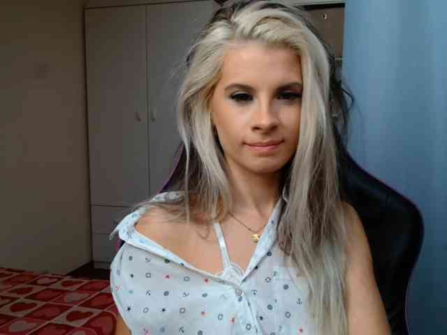 KristineNatural webcam