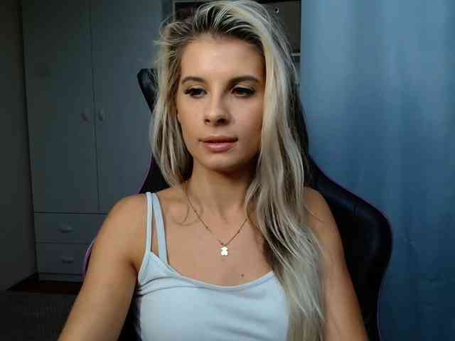KristineNatural webcam