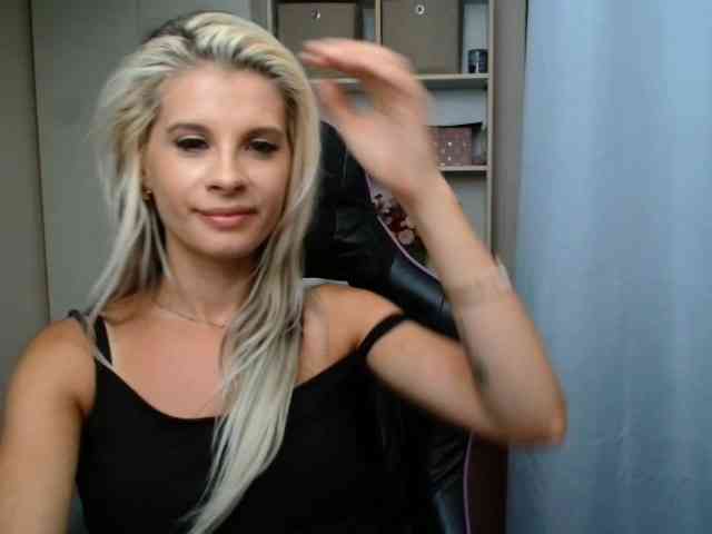 KristineNatural webcam