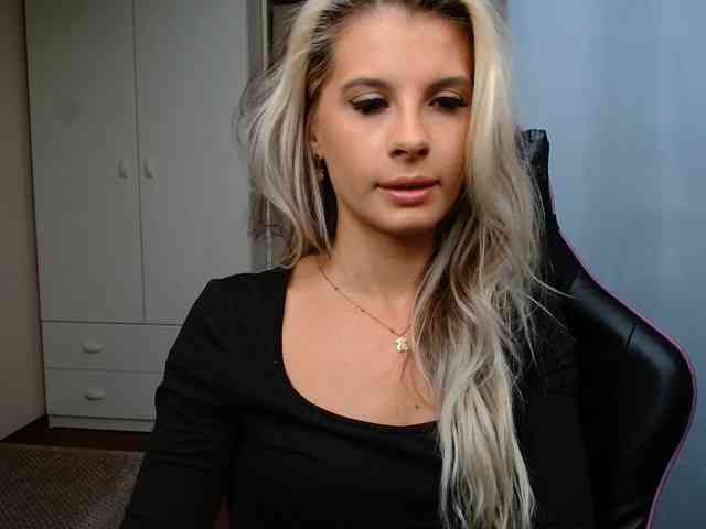 KristineNatural webcam