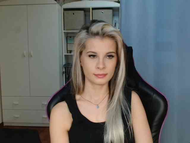KristineNatural webcam