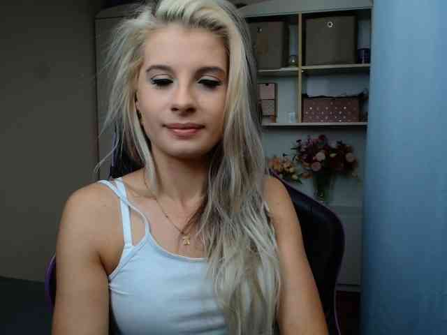 KristineNatural webcam