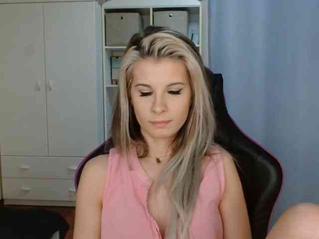 KristineNatural webcam