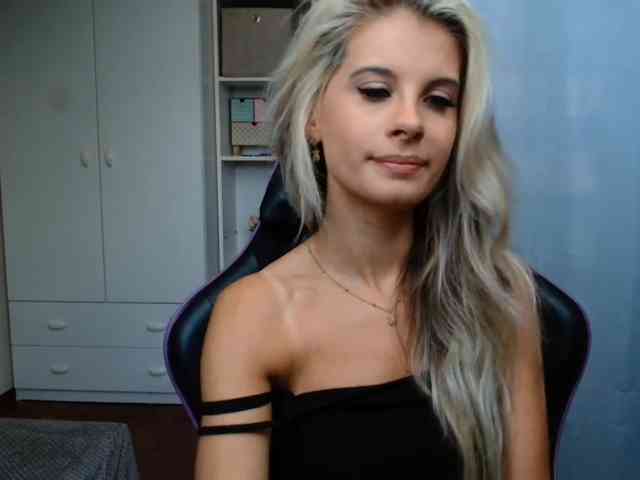 KristineNatural webcam